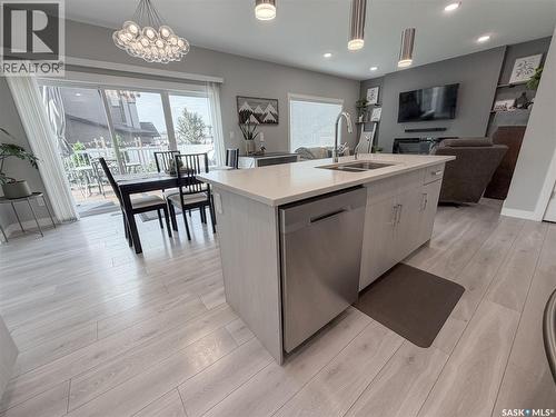 3755 Gee Crescent, Regina, SK - Indoor Photo Showing Kitchen With Double Sink