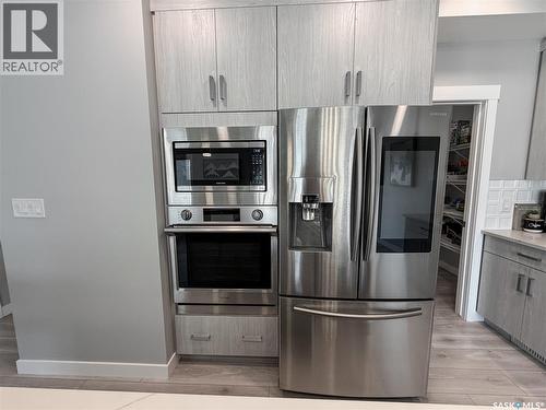 3755 Gee Crescent, Regina, SK - Indoor Photo Showing Kitchen With Stainless Steel Kitchen