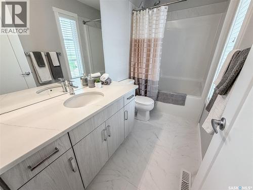 3755 Gee Crescent, Regina, SK - Indoor Photo Showing Bathroom