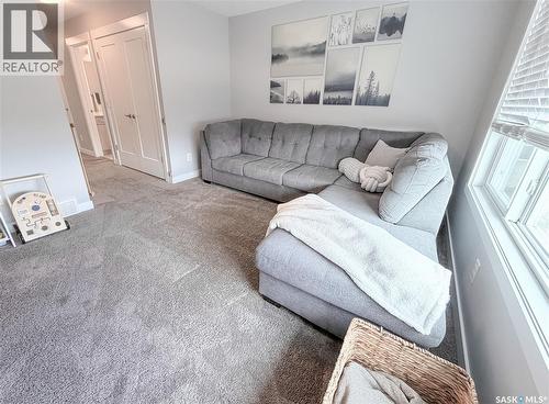 3755 Gee Crescent, Regina, SK - Indoor Photo Showing Living Room