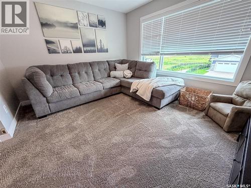 3755 Gee Crescent, Regina, SK - Indoor Photo Showing Living Room