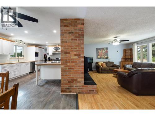3467 Lockhart Crescent, Armstrong, BC - Indoor