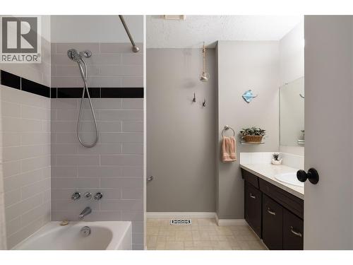 3467 Lockhart Crescent, Armstrong, BC - Indoor Photo Showing Bathroom