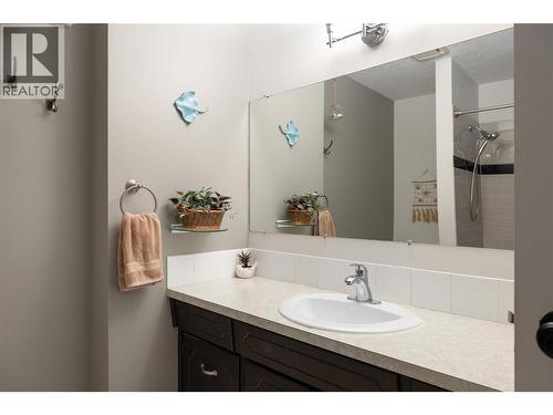 3467 Lockhart Crescent, Armstrong, BC - Indoor Photo Showing Bathroom