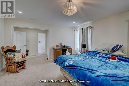 41 Northhill Avenue E, Cavan Monaghan, ON - Indoor Photo Showing Bedroom