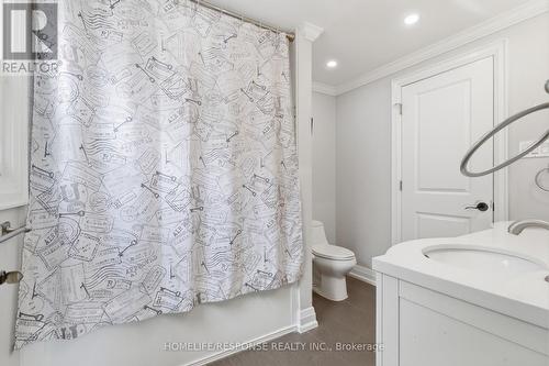 680 Sweetwater Place, Mississauga, ON - Indoor Photo Showing Bathroom