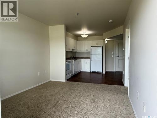 316 680 7Th Avenue E, Melville, SK - Indoor Photo Showing Kitchen