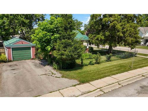 439 Maude Street, Petrolia, ON - Outdoor