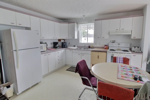 Coin-repas - 68B Av. Dallaire, Rouyn-Noranda, QC - Indoor Photo Showing Kitchen