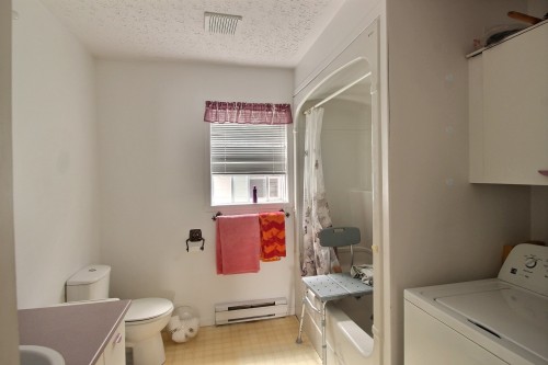 Salle de bains - 68B Av. Dallaire, Rouyn-Noranda, QC - Indoor