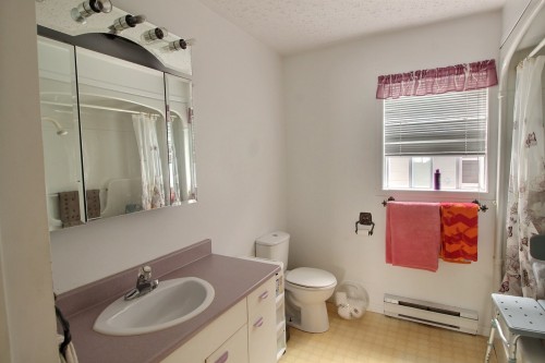 Salle de bains - 68B Av. Dallaire, Rouyn-Noranda, QC - Indoor Photo Showing Bathroom