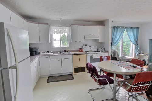 Cuisine - 68B Av. Dallaire, Rouyn-Noranda, QC - Indoor Photo Showing Kitchen