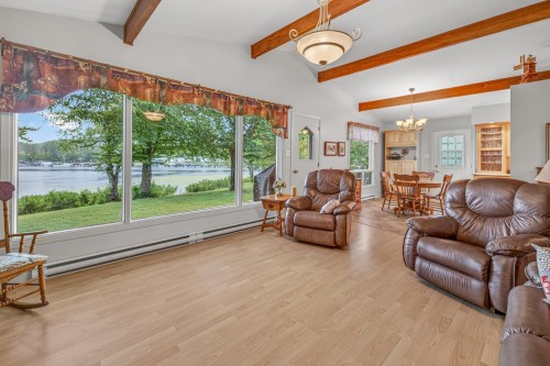 Salon - 230 Av. Jean-Joseph E., Saint-Raymond, QC - Indoor Photo Showing Living Room