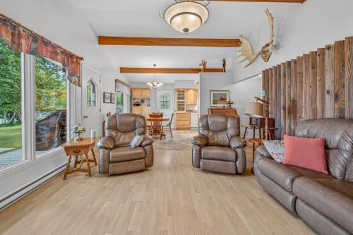 Salon - 230 Av. Jean-Joseph E., Saint-Raymond, QC - Indoor Photo Showing Living Room