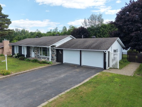 2512 Place Rivest  Sainte-Julienne, QC J0K 2T0