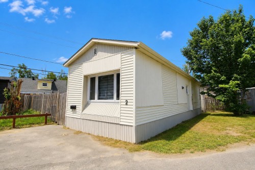Front of Structure - 2 Rue Du Parc-Benny, Val-D'Or, QC - Outdoor