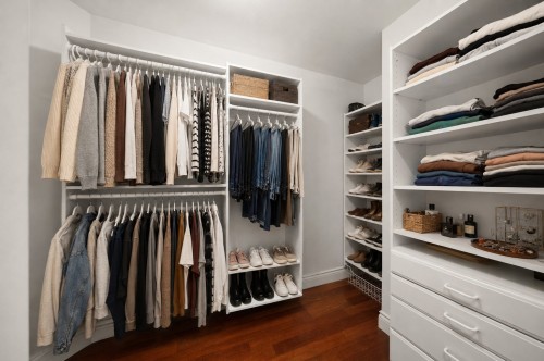 Penderie (Walk-in) - 303-205 Av. Victoria, Westmount, QC - Indoor With Storage