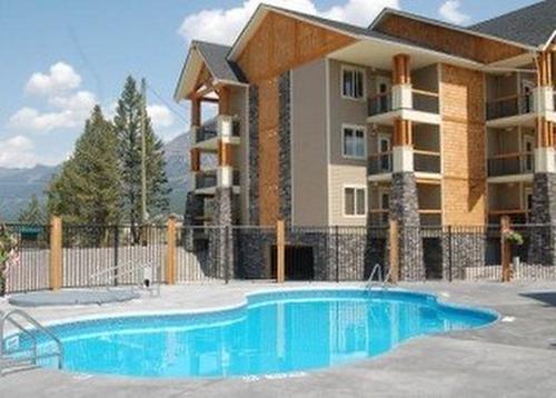 2103-7495 COLUMBIA Avenue  Radium Hot Springs, BC V0A 1M0