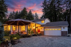 6535 Wicks Rd Duncan, BC V9L 5V2