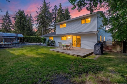 6535 Wicks Rd, Duncan, BC 
