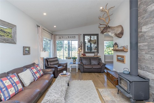6535 Wicks Rd, Duncan, BC 