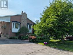 20 OAKRIDGE AVENUE Kingston (Central City East), ON K7L 4S9