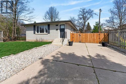 3 BRINKMAN COURT  St. Thomas, ON N5P 2G6