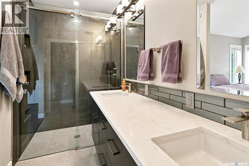 547 Bayview Terrace, Saskatoon, SK - Indoor Photo Showing Bathroom