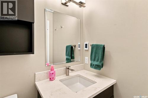 547 Bayview Terrace, Saskatoon, SK - Indoor Photo Showing Bathroom