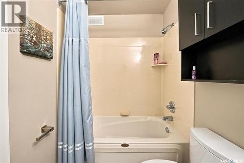 547 Bayview Terrace, Saskatoon, SK - Indoor Photo Showing Bathroom