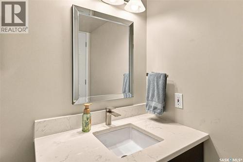 547 Bayview Terrace, Saskatoon, SK - Indoor Photo Showing Bathroom