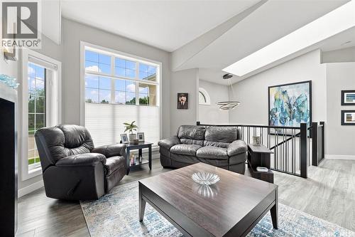547 Bayview Terrace, Saskatoon, SK - Indoor Photo Showing Living Room