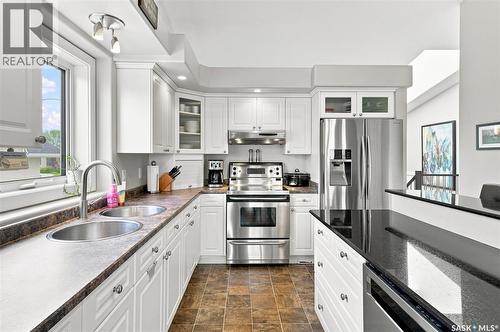 547 Bayview Terrace, Saskatoon, SK - Indoor Photo Showing Kitchen With Double Sink
