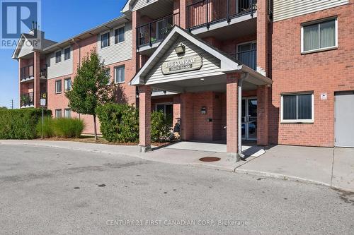 92 - 144 CONWAY DRIVE  London South (South X), ON N6E 3N3