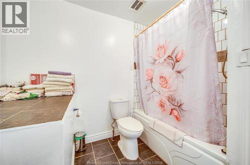 2286 Forest Avenue, Windsor, ON - Indoor Photo Showing Bathroom