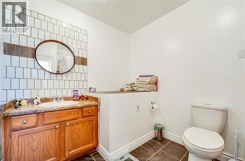 2286 Forest Avenue, Windsor, ON - Indoor Photo Showing Bathroom