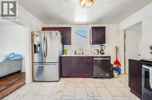 2286 Forest Avenue, Windsor, ON - Indoor Photo Showing Kitchen
