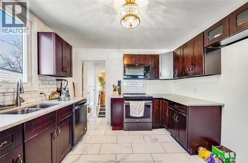 2286 Forest Avenue, Windsor, ON - Indoor Photo Showing Kitchen With Double Sink
