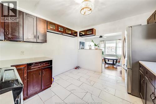 2286 Forest Avenue, Windsor, ON - Indoor Photo Showing Kitchen