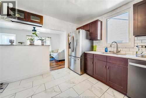 2286 Forest Avenue, Windsor, ON - Indoor Photo Showing Kitchen