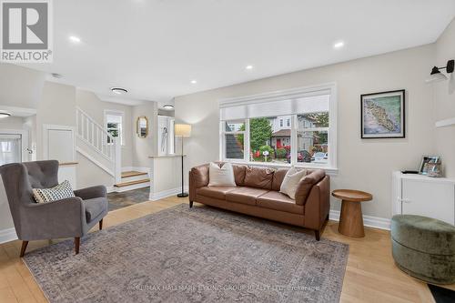 20 Belgrave Road, Ottawa, ON - Indoor Photo Showing Living Room