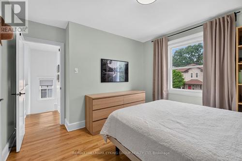 20 Belgrave Road, Ottawa, ON - Indoor Photo Showing Bedroom