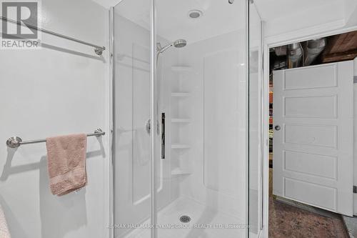 20 Belgrave Road, Ottawa, ON - Indoor Photo Showing Bathroom