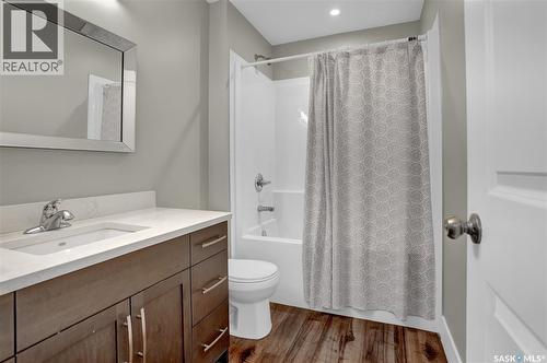 1049 Maplewood Drive, Moose Jaw, SK - Indoor Photo Showing Bathroom