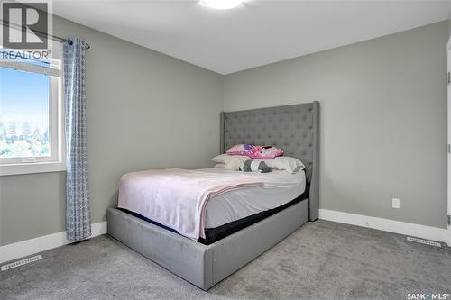 1049 Maplewood Drive, Moose Jaw, SK - Indoor Photo Showing Bedroom