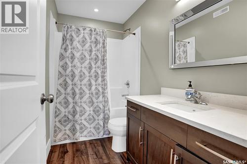 1049 Maplewood Drive, Moose Jaw, SK - Indoor Photo Showing Bathroom