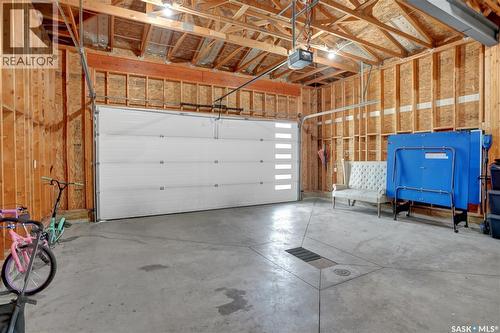 1049 Maplewood Drive, Moose Jaw, SK - Indoor Photo Showing Garage