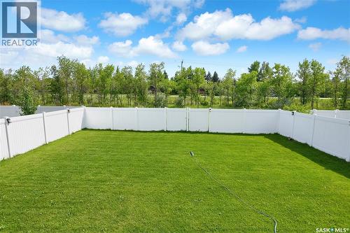1049 Maplewood Drive, Moose Jaw, SK - Outdoor With Backyard