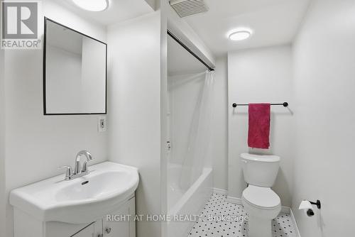 68 Talavera Crescent, London East (East I), ON - Indoor Photo Showing Bathroom