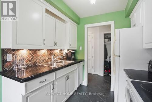 68 Talavera Crescent, London East (East I), ON - Indoor Photo Showing Kitchen With Double Sink